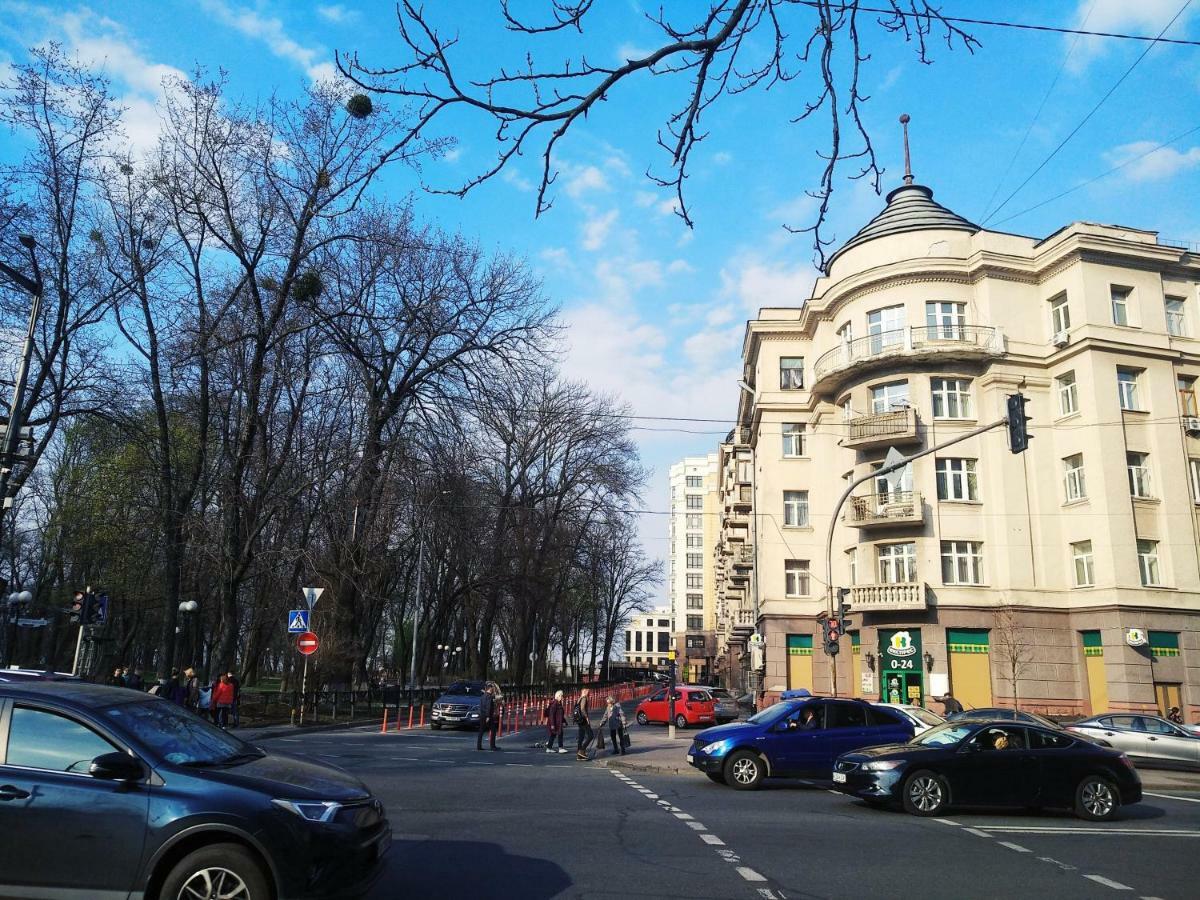 Belokorichi Hotel Kiev Bagian luar foto