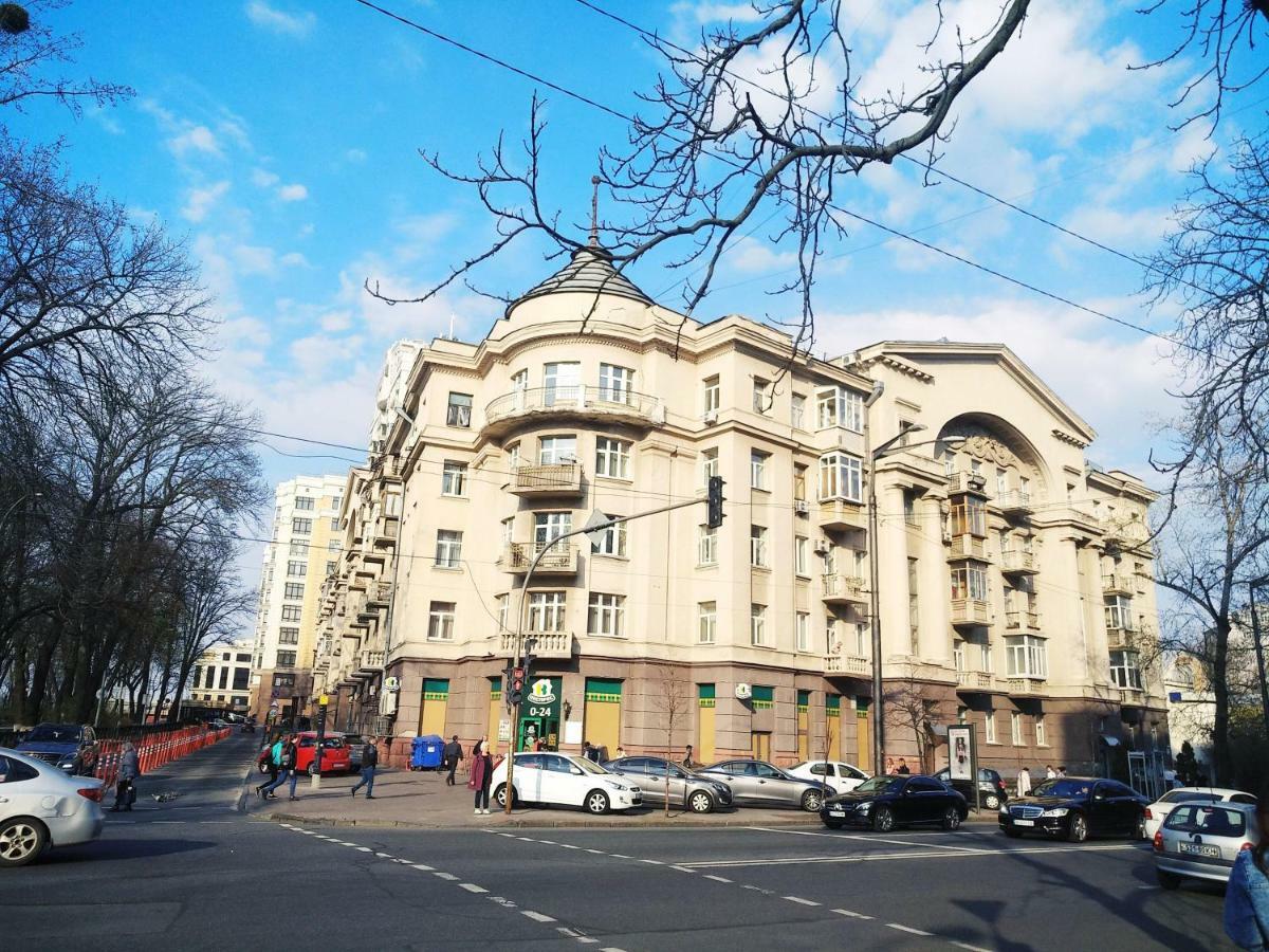 Belokorichi Hotel Kiev Bagian luar foto