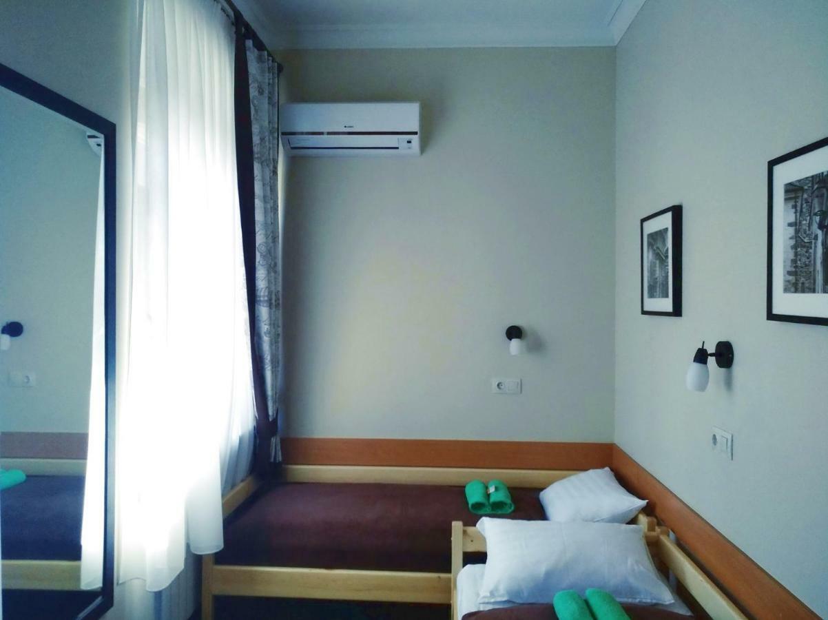 Belokorichi Hotel Kiev Bagian luar foto